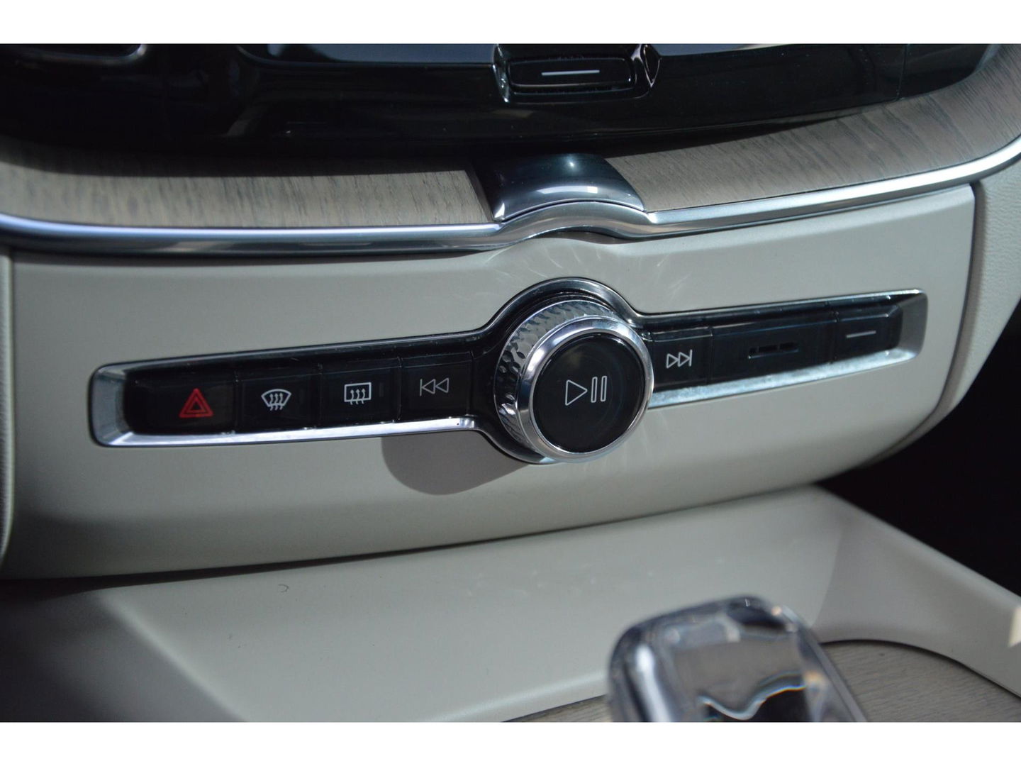 Volvo XC60 T6 Hybride AWD Inscription Long Range | Stuur + Stoel Verwarming | Camera | Panoramadak | Harman Kardon |