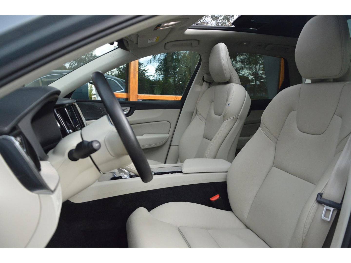 Volvo XC60 T6 Hybride AWD Inscription Long Range | Stuur + Stoel Verwarming | Camera | Panoramadak | Harman Kardon |