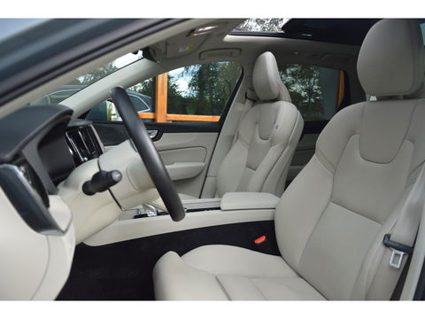 Volvo XC60 T6 Hybride AWD Inscription Long Range | Stuur + Stoel Verwarming | Camera | Panoramadak | Harman Kardon |