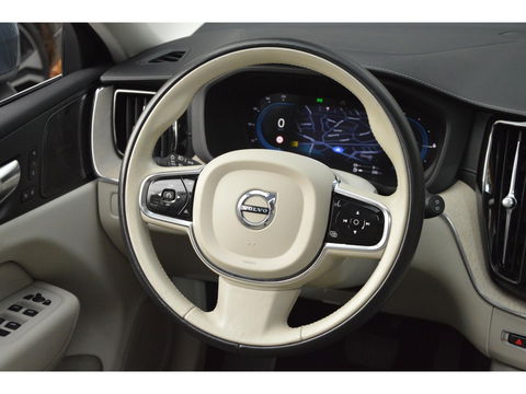 Volvo XC60 T6 Hybride AWD Inscription Long Range | Stuur + Stoel Verwarming | Camera | Panoramadak | Harman Kardon |