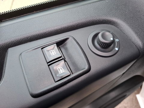 Renault Trafic 1.6 dCi T27 L1H1 Comfort AIRCO / CRUISE CONTROLE / 3 ZITS / TREKHAAK