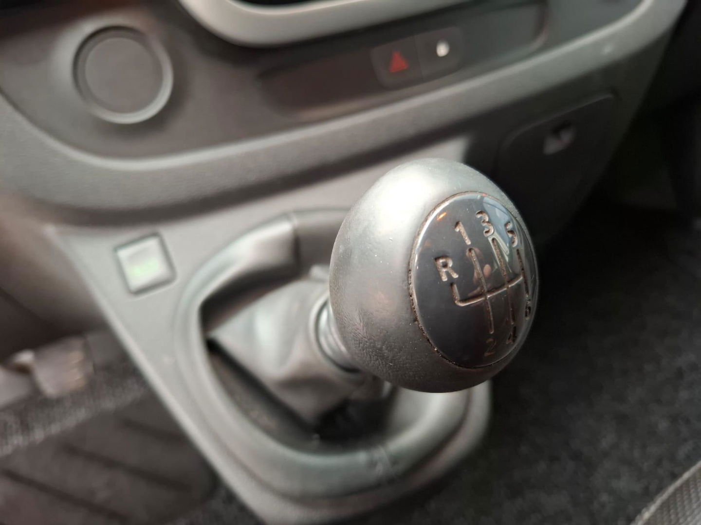 Renault Trafic 1.6 dCi T27 L1H1 Comfort AIRCO / CRUISE CONTROLE / 3 ZITS / TREKHAAK