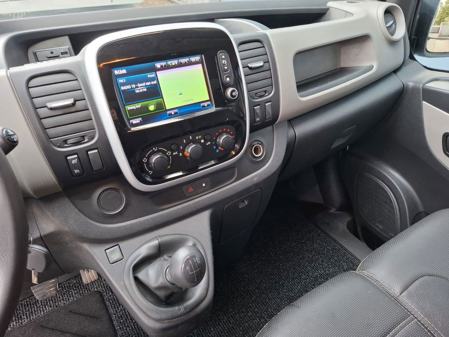 Renault Trafic 1.6 dCi T27 L1H1 Comfort AIRCO / CRUISE CONTROLE / 3 ZITS / TREKHAAK