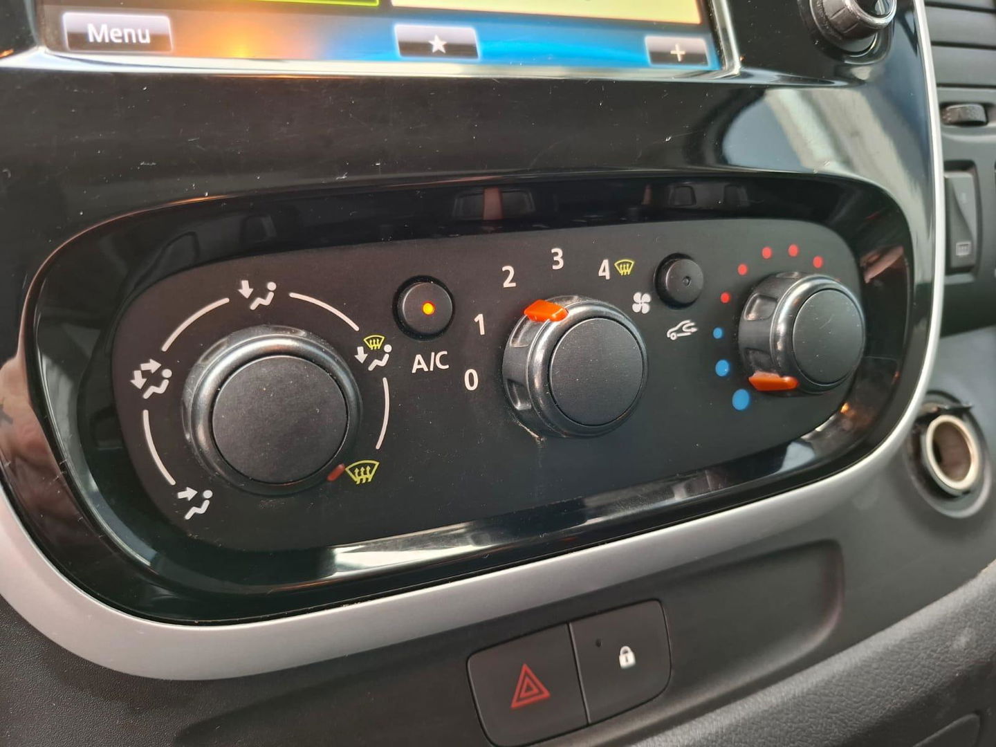 Renault Trafic 1.6 dCi T27 L1H1 Comfort AIRCO / CRUISE CONTROLE / 3 ZITS / TREKHAAK