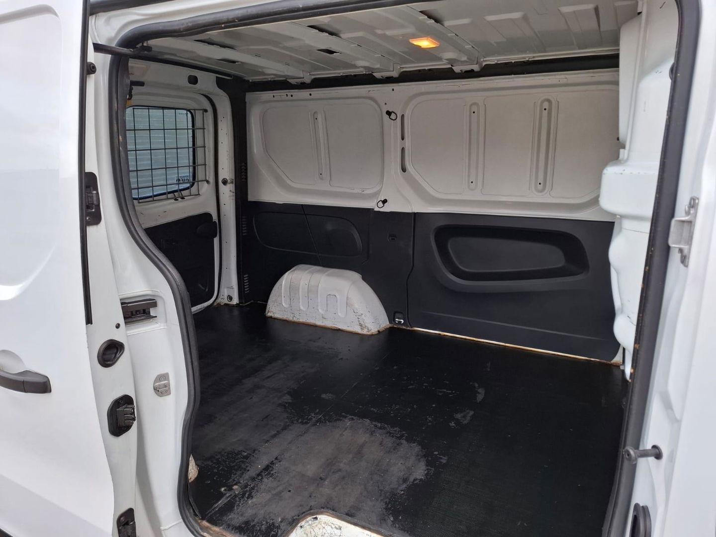 Renault Trafic 1.6 dCi T27 L1H1 Comfort AIRCO / CRUISE CONTROLE / 3 ZITS / TREKHAAK