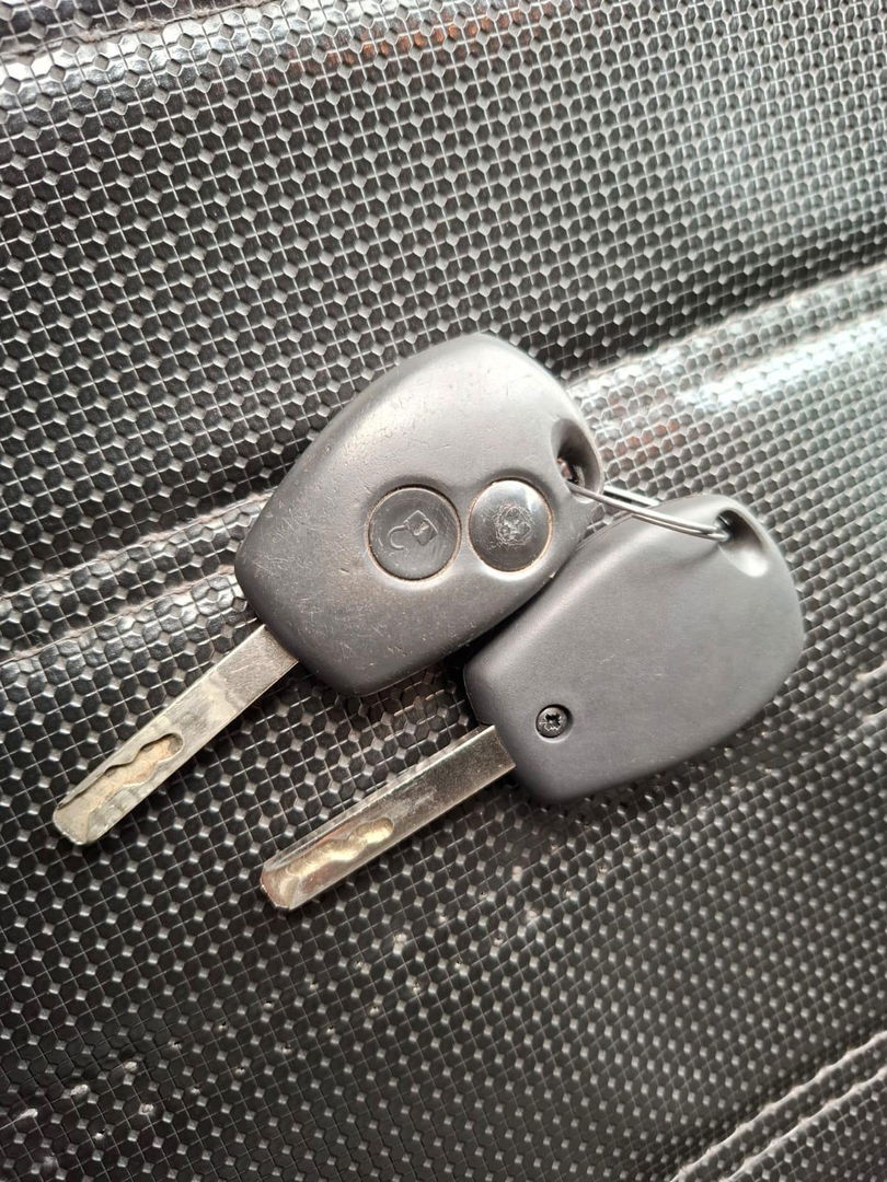 Renault Trafic 1.6 dCi T27 L1H1 Comfort AIRCO / CRUISE CONTROLE / 3 ZITS / TREKHAAK