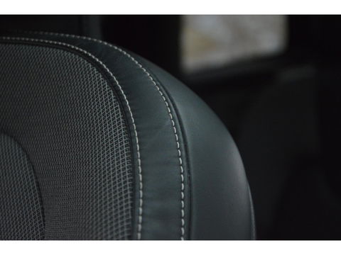 Volvo XC60 T6 Hybride Plus Dark Long Range | Camera | Stoel + Stuur Verwarming | Panormadak | BLIS |