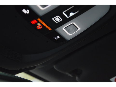 Volvo XC60 T6 Hybride Plus Dark Long Range | Camera | Stoel + Stuur Verwarming | Panormadak | BLIS |