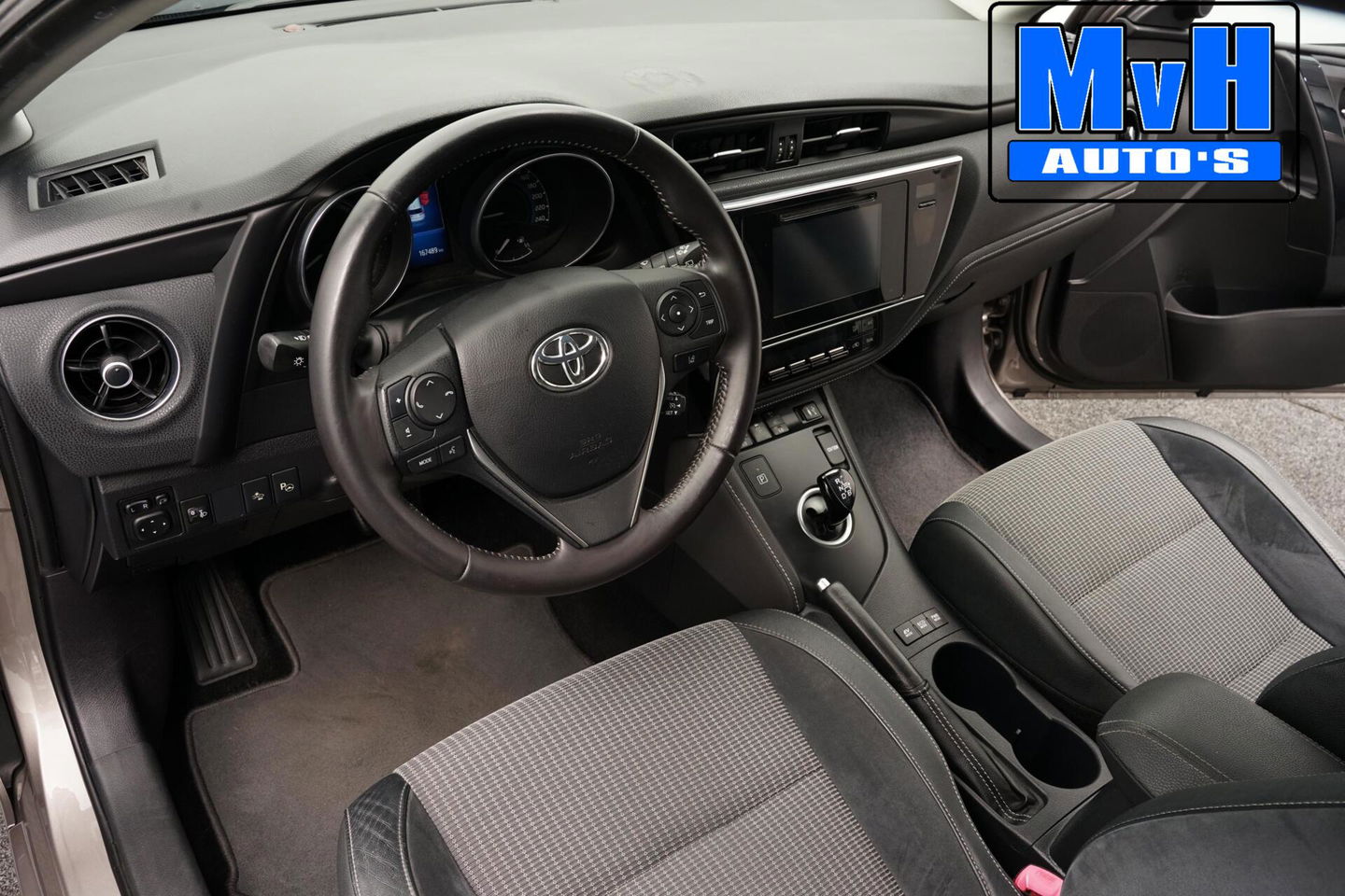 Toyota Auris 1.8 Hybrid Executive|STOELVERW|TREKH|LEER|CAMERA