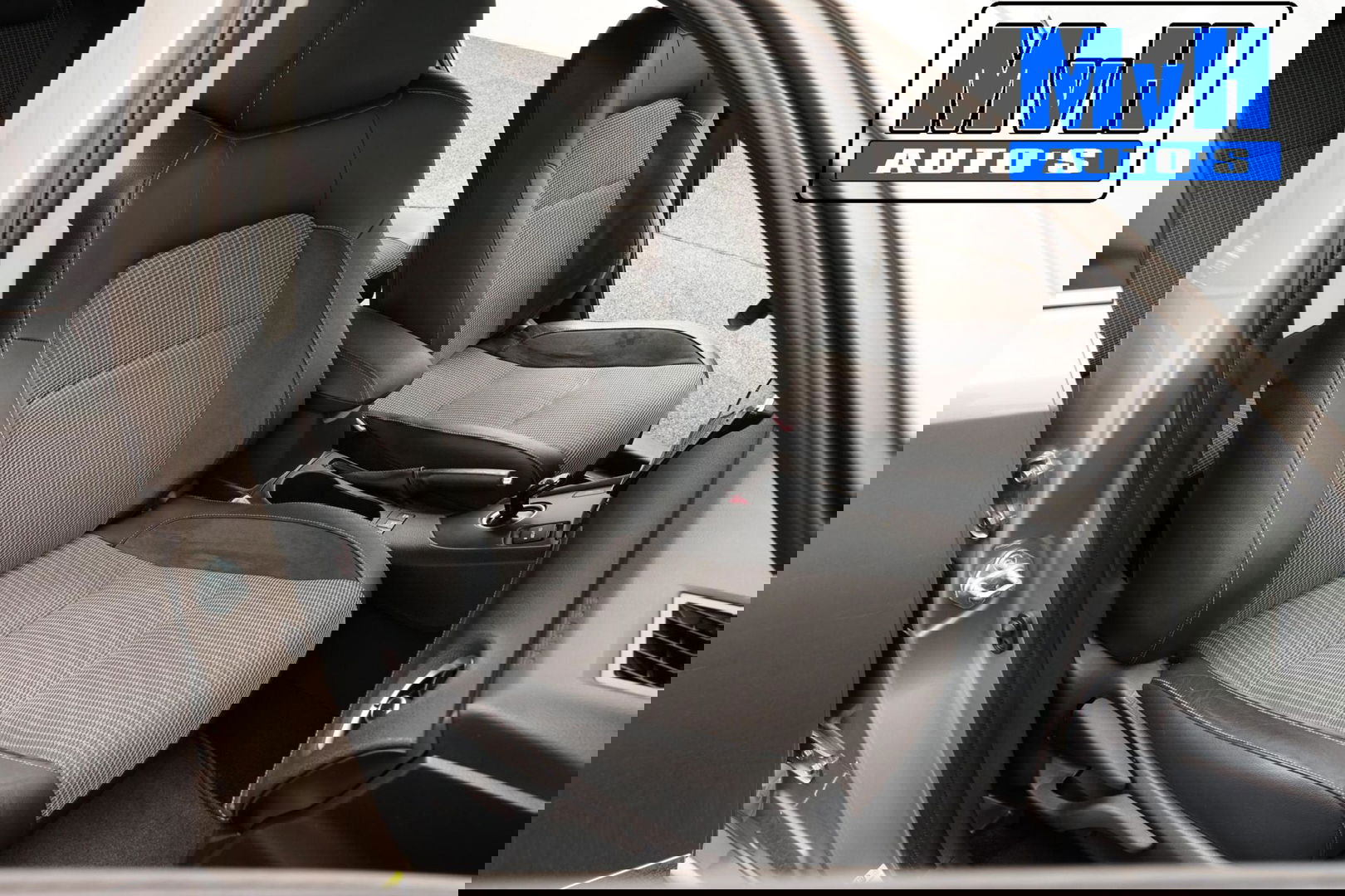 Toyota Auris 1.8 Hybrid Executive|STOELVERW|TREKH|LEER|CAMERA