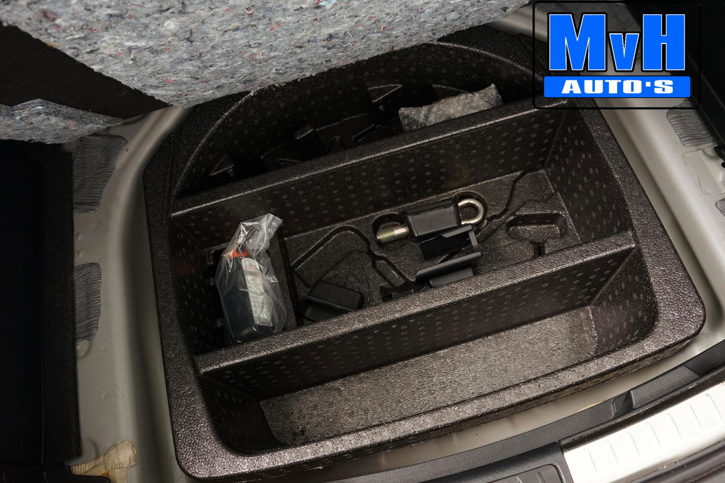 Toyota Auris 1.8 Hybrid Executive|STOELVERW|TREKH|LEER|CAMERA