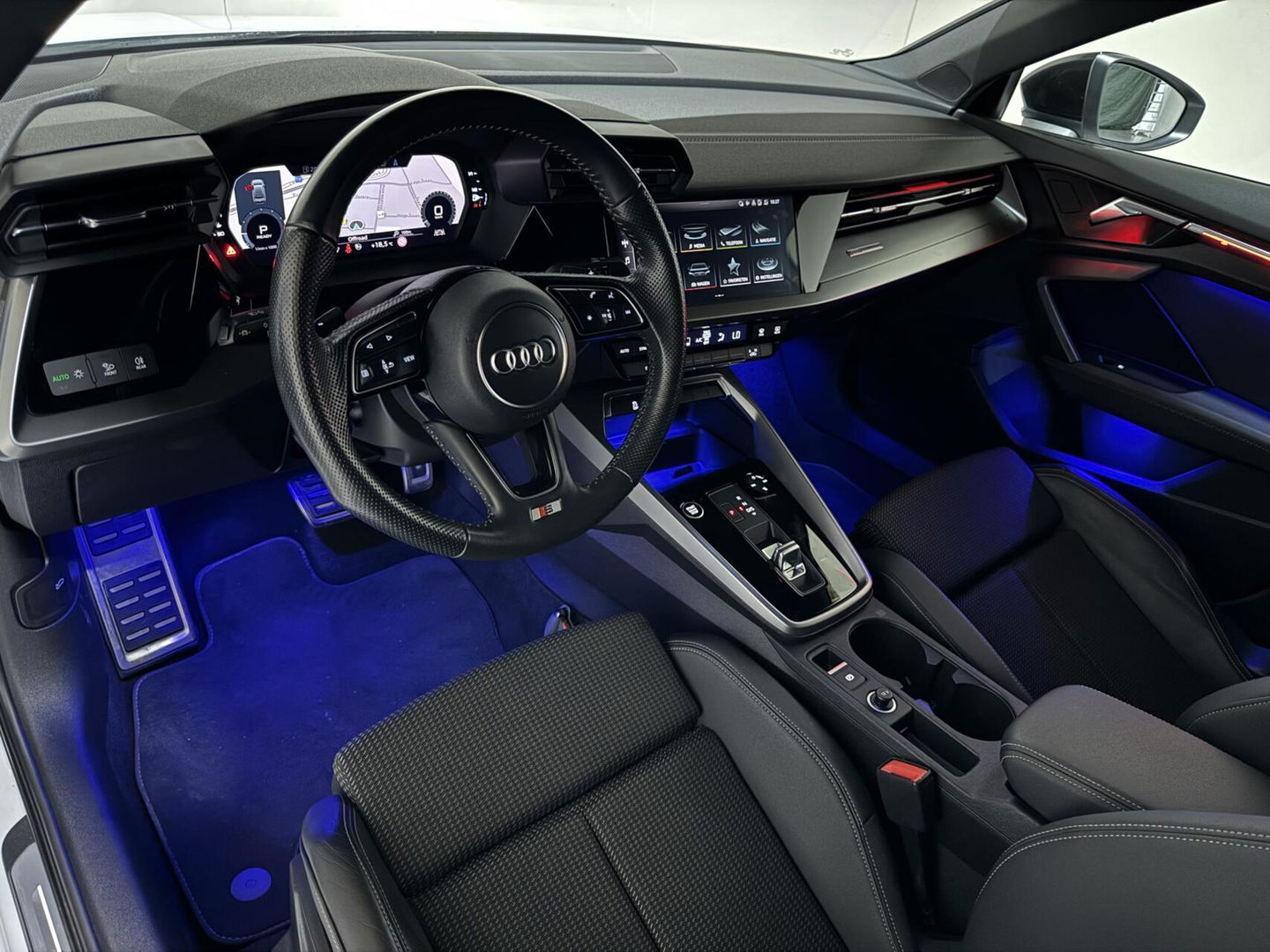 Audi A3 Limousine 35 TFSI S-Line Black Edition Sfeer Carplay NAP