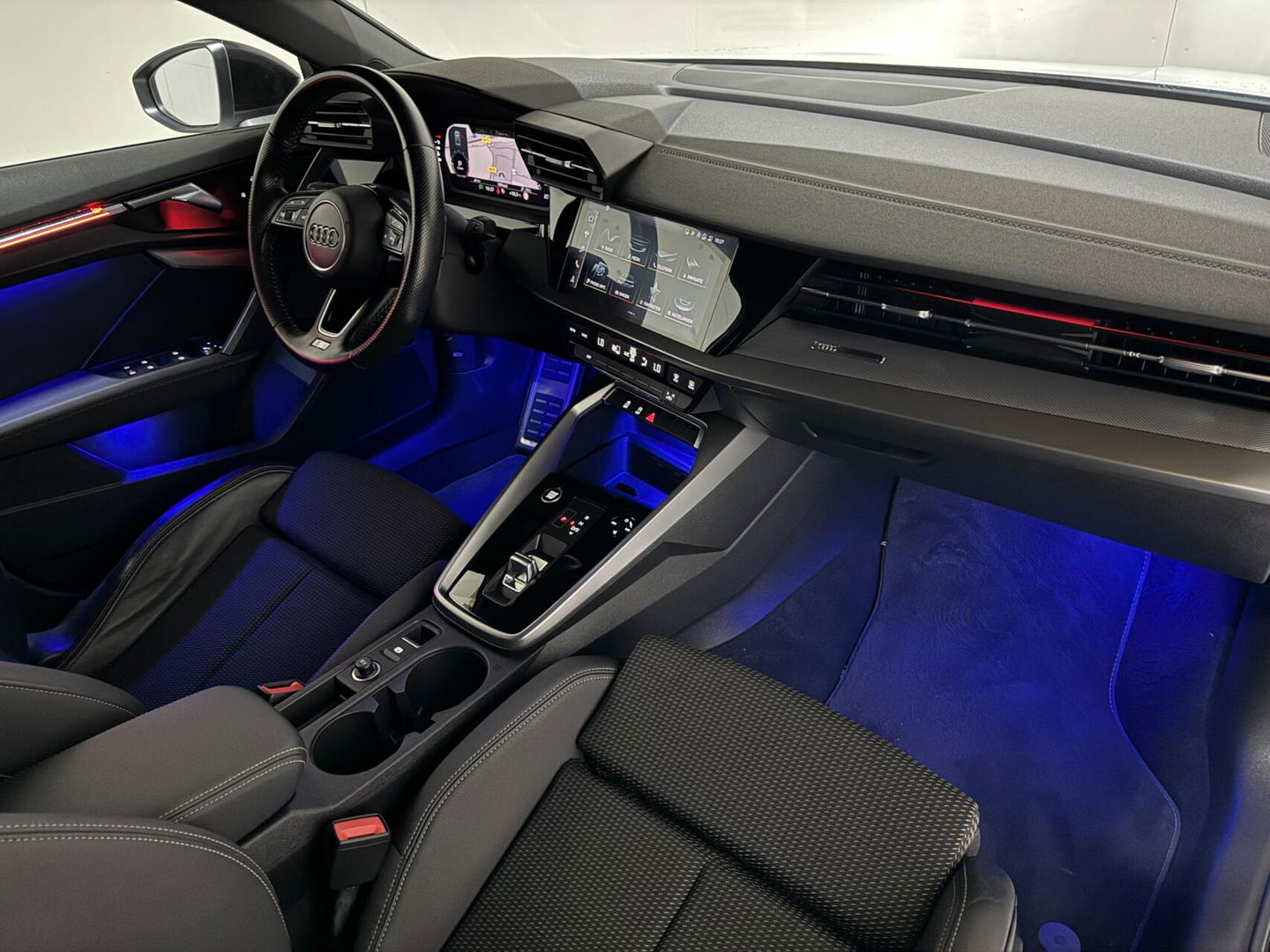 Audi A3 Limousine 35 TFSI S-Line Black Edition Sfeer Carplay NAP