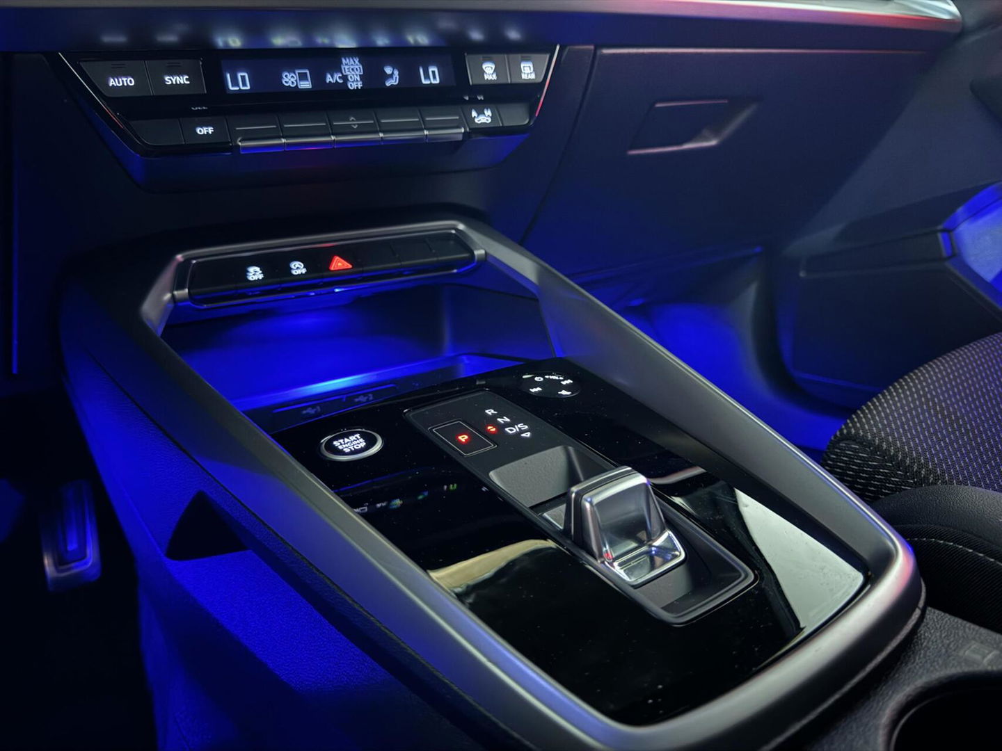 Audi A3 Limousine 35 TFSI S-Line Black Edition Sfeer Carplay NAP