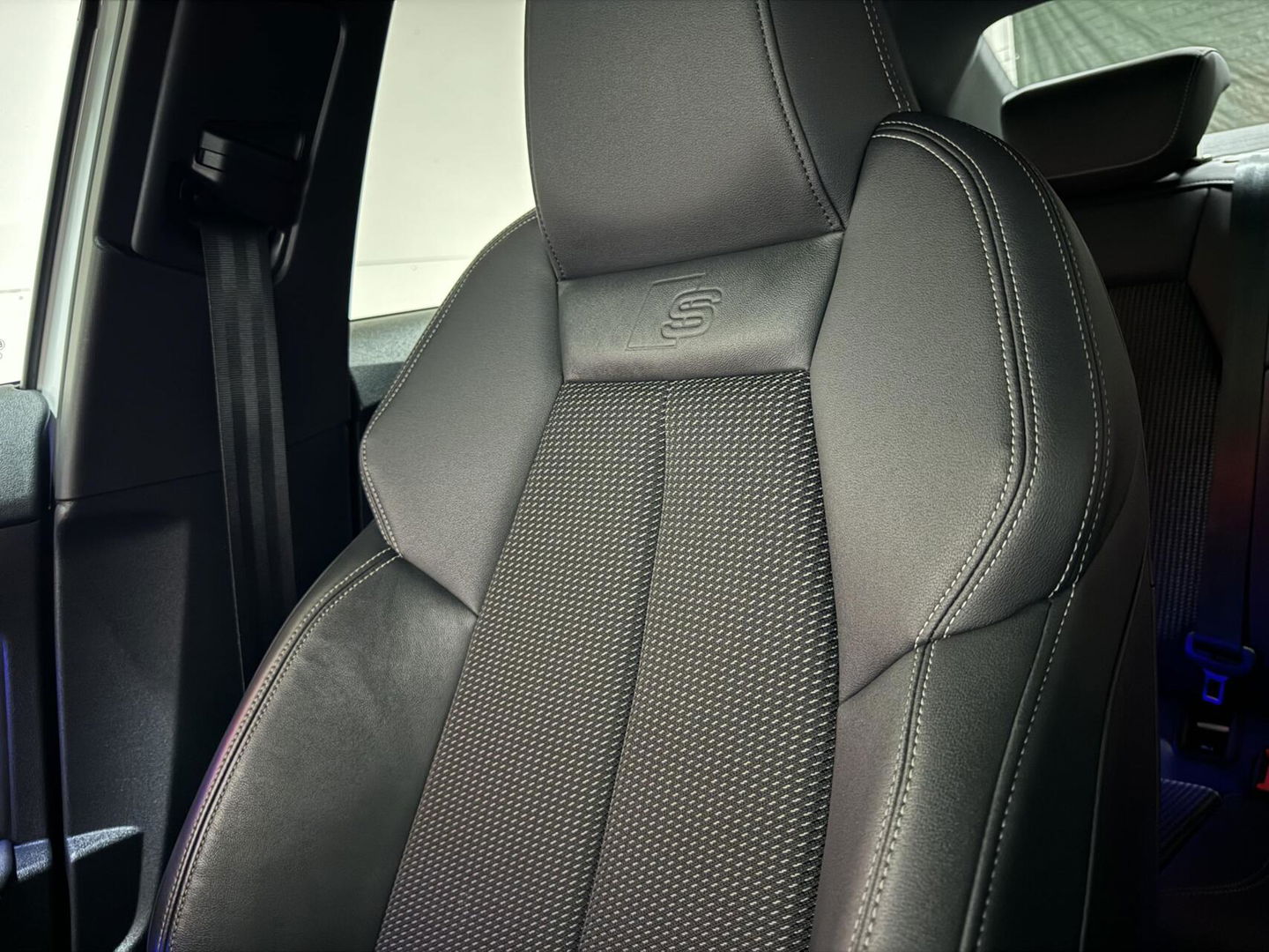 Audi A3 Limousine 35 TFSI S-Line Black Edition Sfeer Carplay NAP