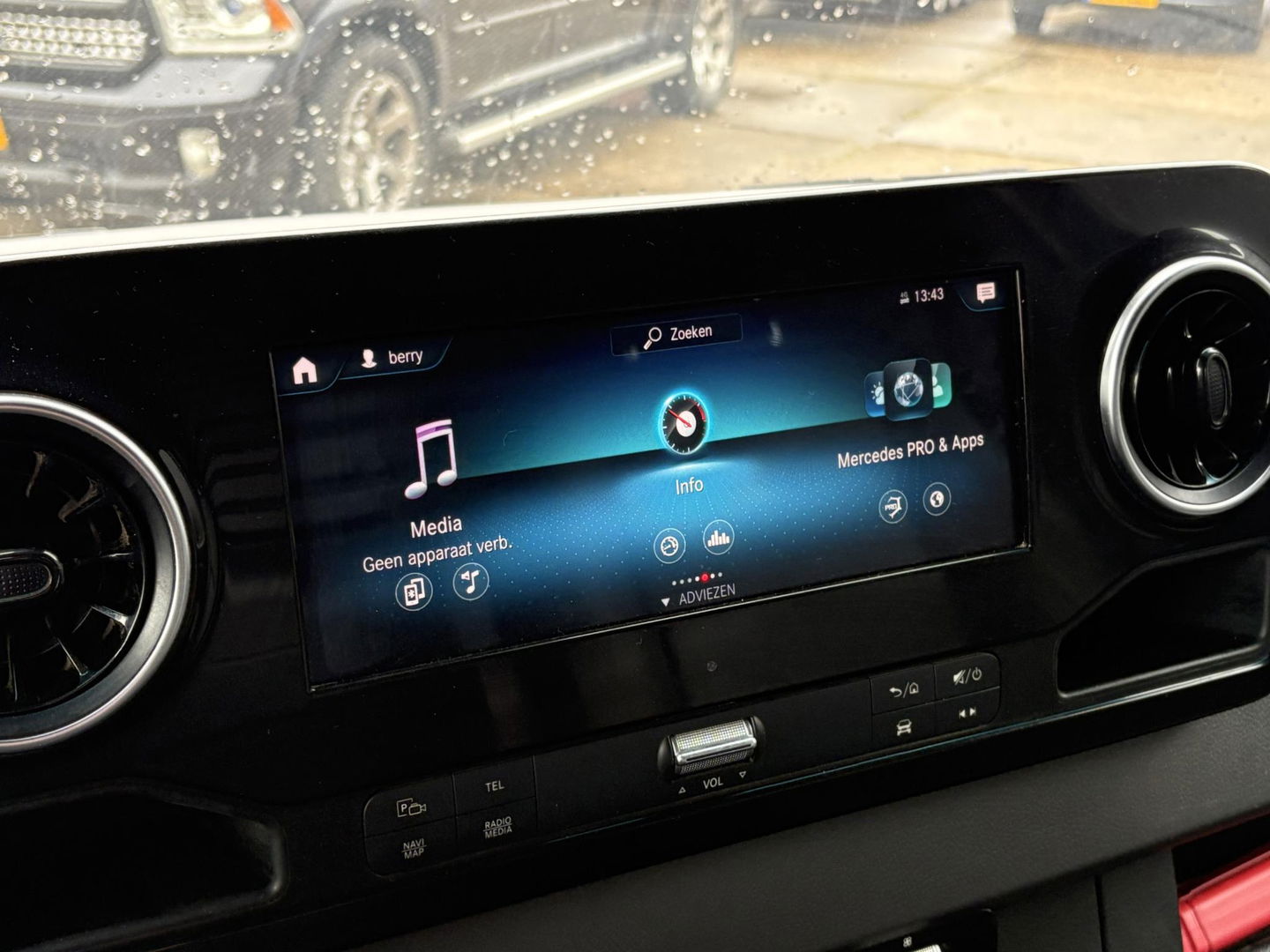 Mercedes-Benz Sprinter 319 3.0 CDI L2H2 V6 ** VERWACHT ** | LED | CHAUFFEURSSTOEL | LEDER