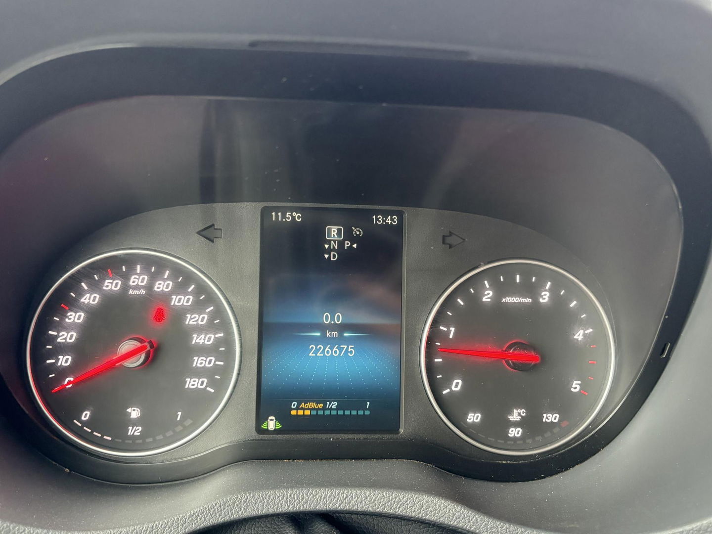 Mercedes-Benz Sprinter 319 3.0 CDI L2H2 V6 ** VERWACHT ** | LED | CHAUFFEURSSTOEL | LEDER