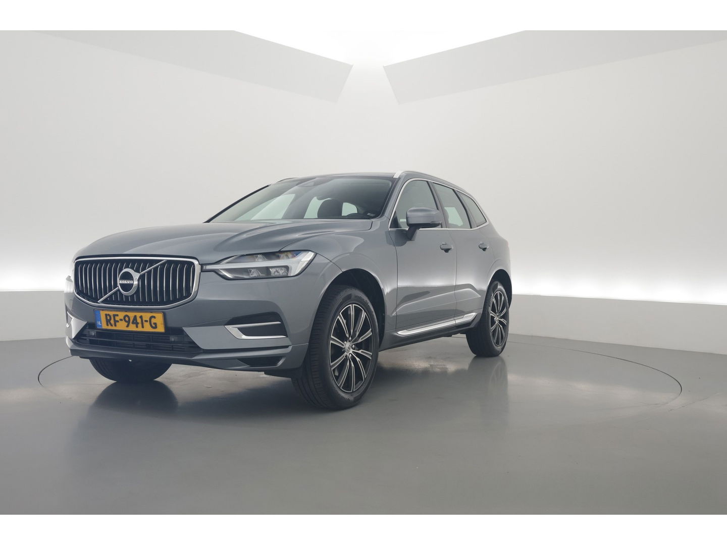 Volvo XC60 2.0 T5 AWD Inscription | Luchtvering | ACC | Trekhaak | Blis | Camera | Leer |