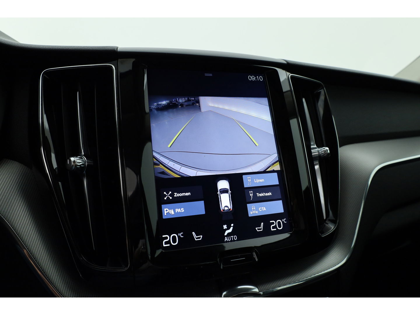 Volvo XC60 2.0 T5 AWD Inscription | Luchtvering | ACC | Trekhaak | Blis | Camera | Leer |