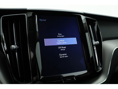 Volvo XC60 2.0 T5 AWD Inscription | Luchtvering | ACC | Trekhaak | Blis | Camera | Leer |