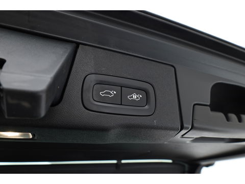 Volvo XC60 2.0 T5 AWD Inscription | Luchtvering | ACC | Trekhaak | Blis | Camera | Leer |