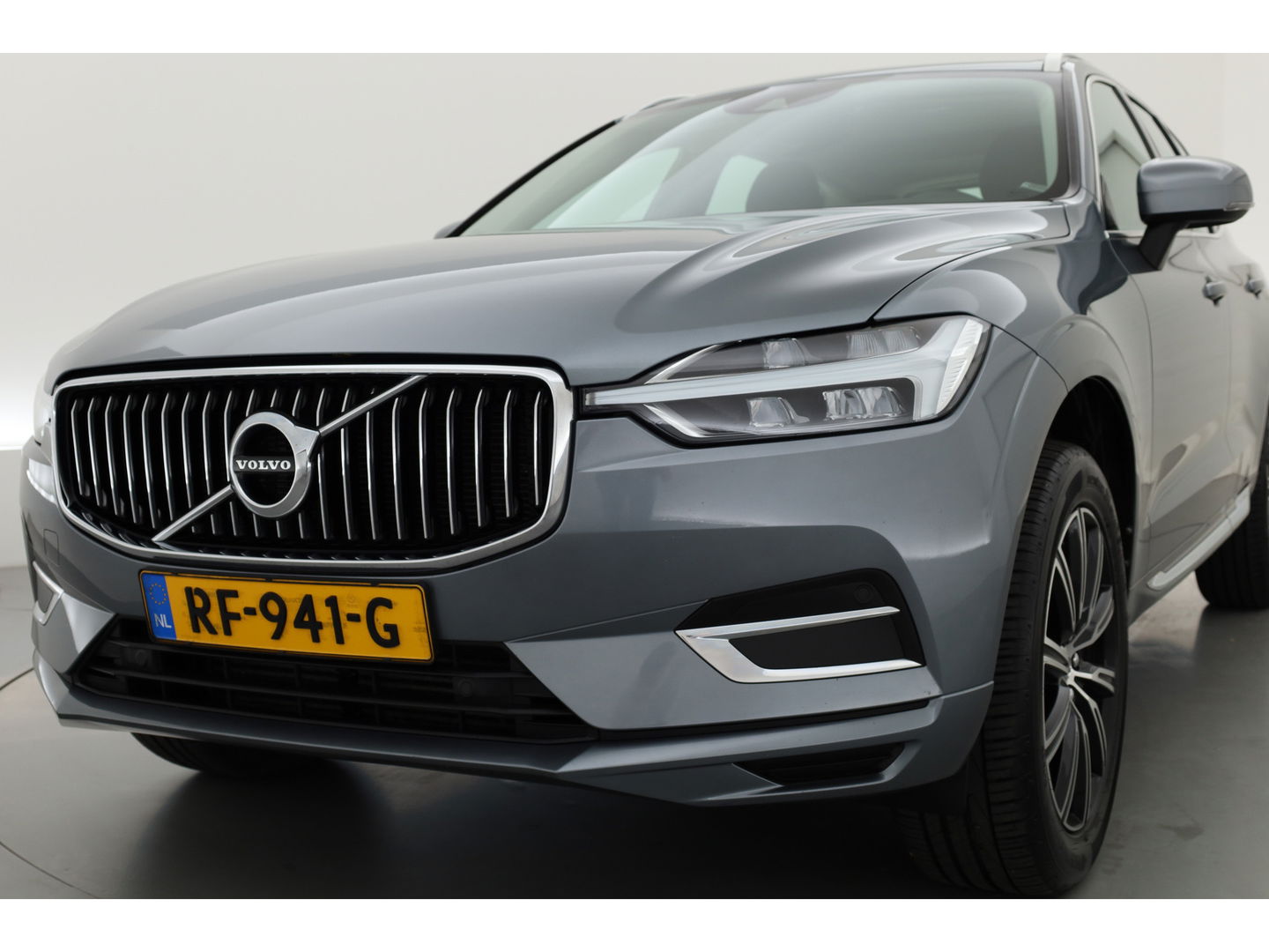 Volvo XC60 2.0 T5 AWD Inscription | Luchtvering | ACC | Trekhaak | Blis | Camera | Leer |