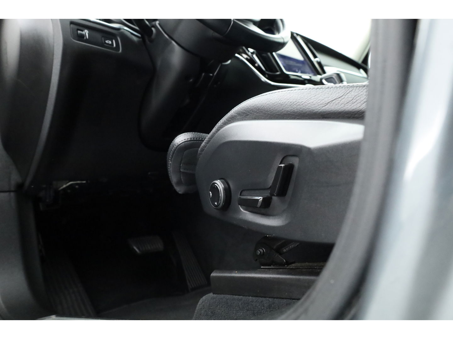 Volvo XC60 2.0 T5 AWD Inscription | Luchtvering | ACC | Trekhaak | Blis | Camera | Leer |