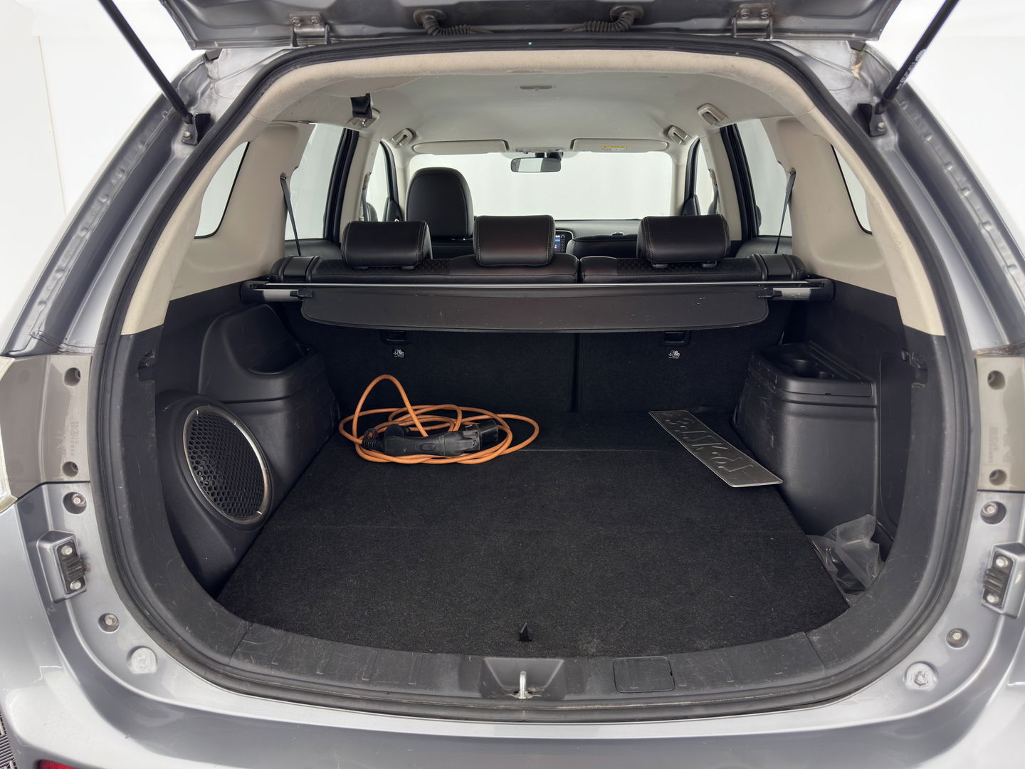 Mitsubishi Outlander 2.0 PHEV Executive Edition Aut. *NAVI-FULLMAP | XENON | LEATHER-FABRIC | COMFORT-SEATS | CAMERA | ECC | KEYLESS | DAB+ | SHIFT-PADDLES | PRIVACY-GLASS | TOWBAR | 18"ALU*