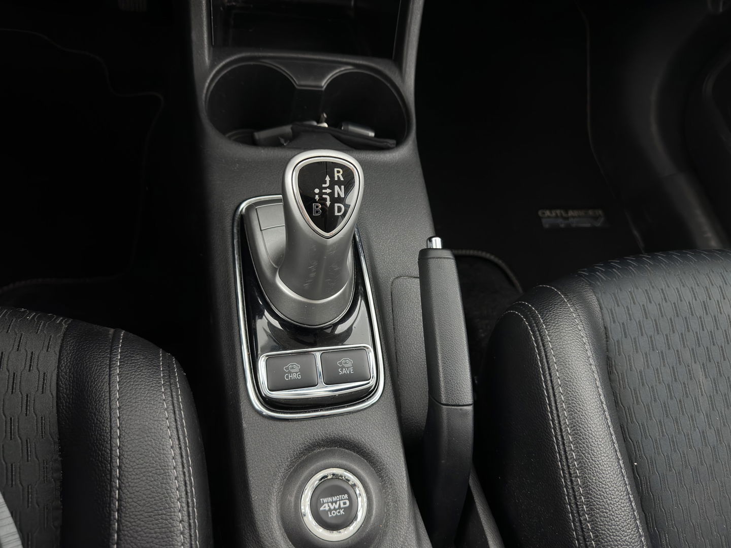 Mitsubishi Outlander 2.0 PHEV Executive Edition Aut. *NAVI-FULLMAP | XENON | LEATHER-FABRIC | COMFORT-SEATS | CAMERA | ECC | KEYLESS | DAB+ | SHIFT-PADDLES | PRIVACY-GLASS | TOWBAR | 18"ALU*