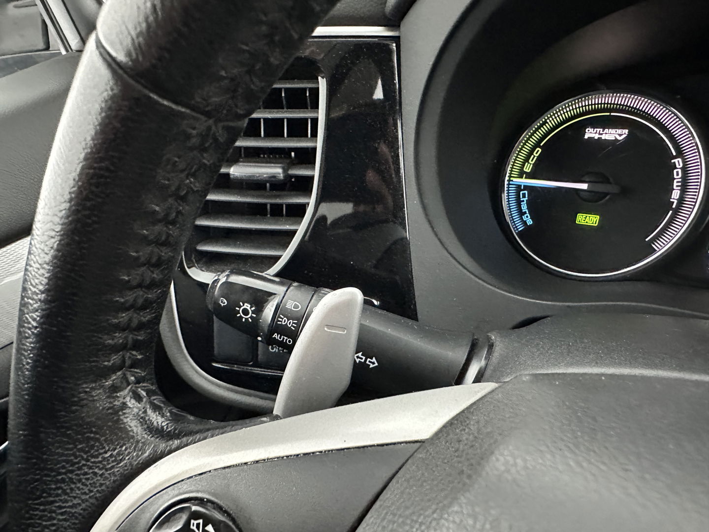 Mitsubishi Outlander 2.0 PHEV Executive Edition Aut. *NAVI-FULLMAP | XENON | LEATHER-FABRIC | COMFORT-SEATS | CAMERA | ECC | KEYLESS | DAB+ | SHIFT-PADDLES | PRIVACY-GLASS | TOWBAR | 18"ALU*