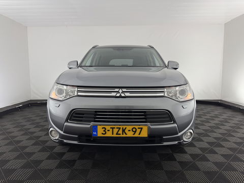 Mitsubishi Outlander 2.0 PHEV Executive Edition Aut. *NAVI-FULLMAP | XENON | LEATHER-FABRIC | COMFORT-SEATS | CAMERA | ECC | KEYLESS | DAB+ | SHIFT-PADDLES | PRIVACY-GLASS | TOWBAR | 18"ALU*