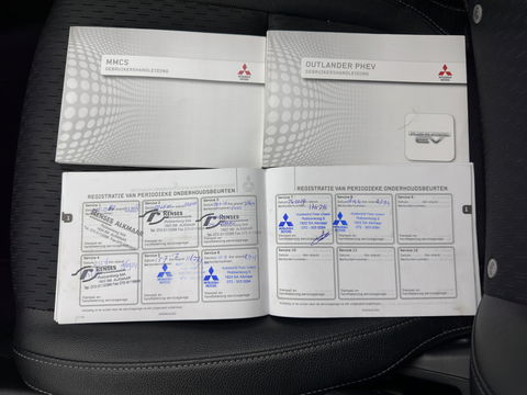 Mitsubishi Outlander 2.0 PHEV Executive Edition Aut. *NAVI-FULLMAP | XENON | LEATHER-FABRIC | COMFORT-SEATS | CAMERA | ECC | KEYLESS | DAB+ | SHIFT-PADDLES | PRIVACY-GLASS | TOWBAR | 18"ALU*