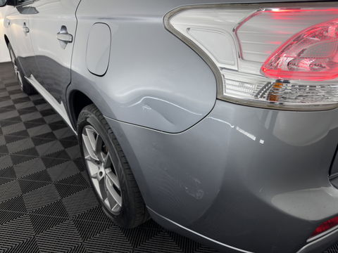 Mitsubishi Outlander 2.0 PHEV Executive Edition Aut. *NAVI-FULLMAP | XENON | LEATHER-FABRIC | COMFORT-SEATS | CAMERA | ECC | KEYLESS | DAB+ | SHIFT-PADDLES | PRIVACY-GLASS | TOWBAR | 18"ALU*