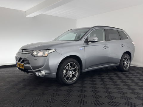 Mitsubishi Outlander 2.0 PHEV Executive Edition Aut. *NAVI-FULLMAP | XENON | LEATHER-FABRIC | COMFORT-SEATS | CAMERA | ECC | KEYLESS | DAB+ | SHIFT-PADDLES | PRIVACY-GLASS | TOWBAR | 18"ALU*