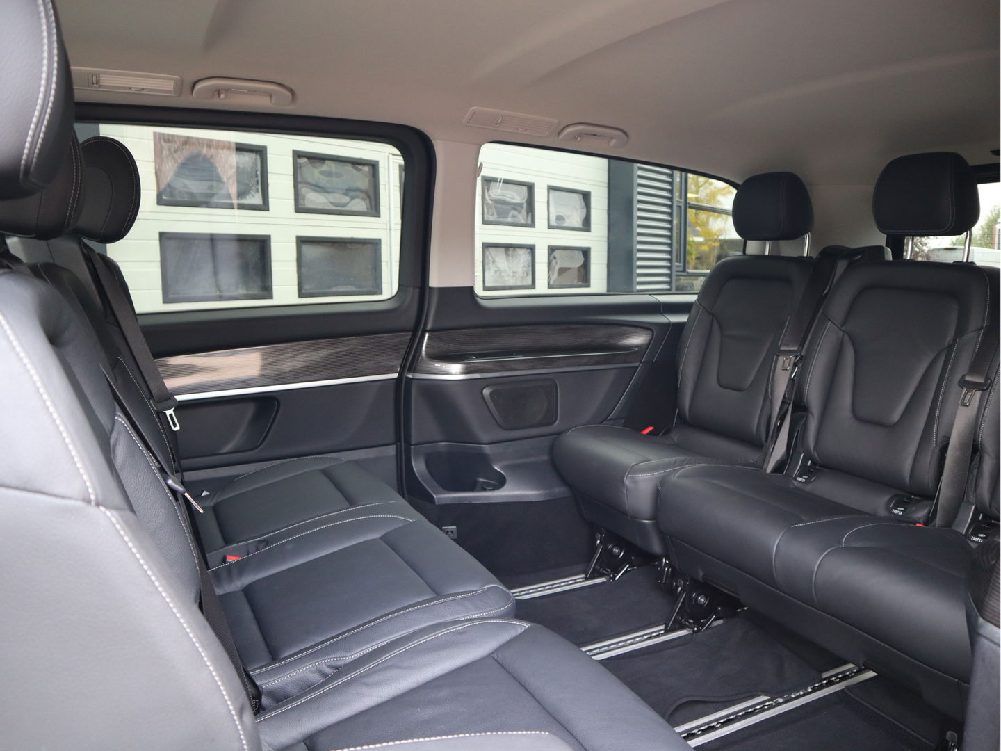 Mercedes-Benz EQV 300 90kWh L3 Extra lang - Leder 8 Pers. 2+3+3 - elc. Schuif - 360 Camera