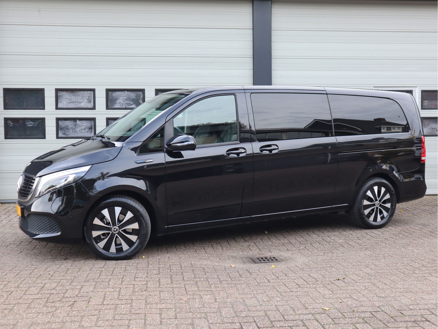 Mercedes-Benz EQV 300 90kWh L3 Extra lang - Leder 8 Pers. 2+3+3 - elc. Schuif - 360 Camera