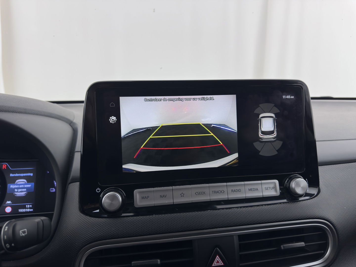 Hyundai KONA EV Premium 64 kWh {SOH-100%} [ 3-Fase ] (INCL.BTW) *LEATHER | KRELL-AUDIO | HEAD-UP | FULL-LED | NAVI-FULLMAP | DAB | ADAPT.CRUISE | KEYLESS | CAMERA | BLIND-SPOT | LANE-ASSIST | DIGI-COCKPIT | COMFORT-SEATS | TOWBAR | 17''ALU*