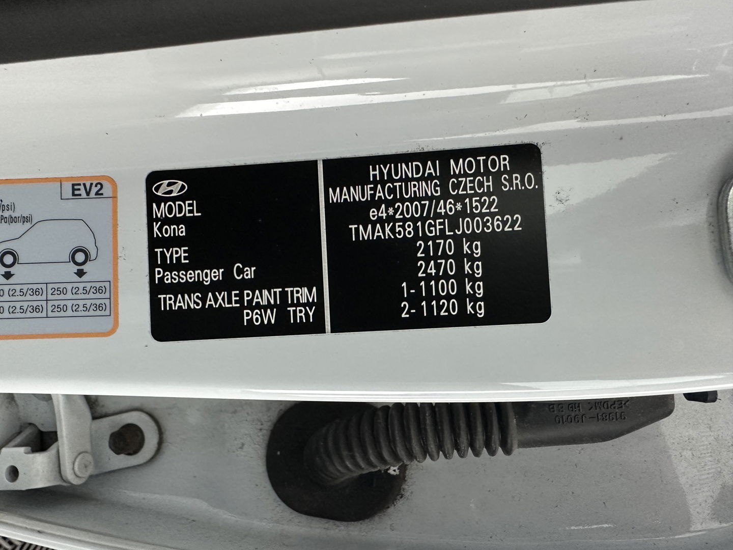 Hyundai KONA EV Premium 64 kWh {SOH-100%} [ 3-Fase ] (INCL.BTW) *LEATHER | KRELL-AUDIO | HEAD-UP | FULL-LED | NAVI-FULLMAP | DAB | ADAPT.CRUISE | KEYLESS | CAMERA | BLIND-SPOT | LANE-ASSIST | DIGI-COCKPIT | COMFORT-SEATS | TOWBAR | 17''ALU*