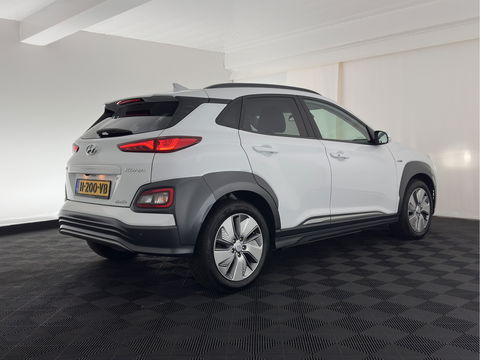 Hyundai KONA EV Premium 64 kWh {SOH-100%} [ 3-Fase ] (INCL.BTW) *LEATHER | KRELL-AUDIO | HEAD-UP | FULL-LED | NAVI-FULLMAP | DAB | ADAPT.CRUISE | KEYLESS | CAMERA | BLIND-SPOT | LANE-ASSIST | DIGI-COCKPIT | COMFORT-SEATS | TOWBAR | 17''ALU*