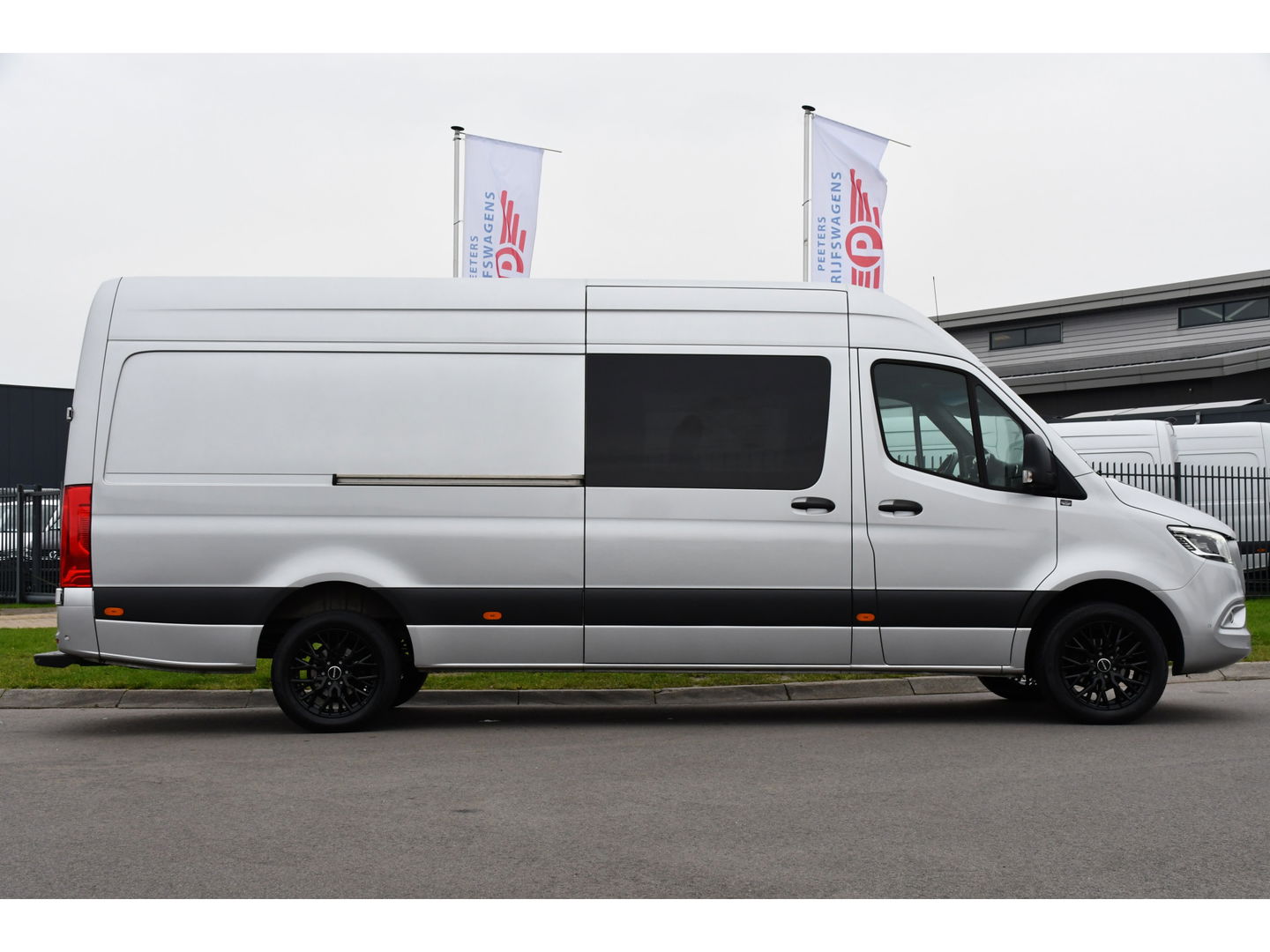 Mercedes-Benz Sprinter 319 V6 3.0 CDI L3H2 DC PB Edition Full options, Adaptieve Cruise, 360 Camera, 10,5'' Mbux, LED, Automaat, BPM Vrij!
