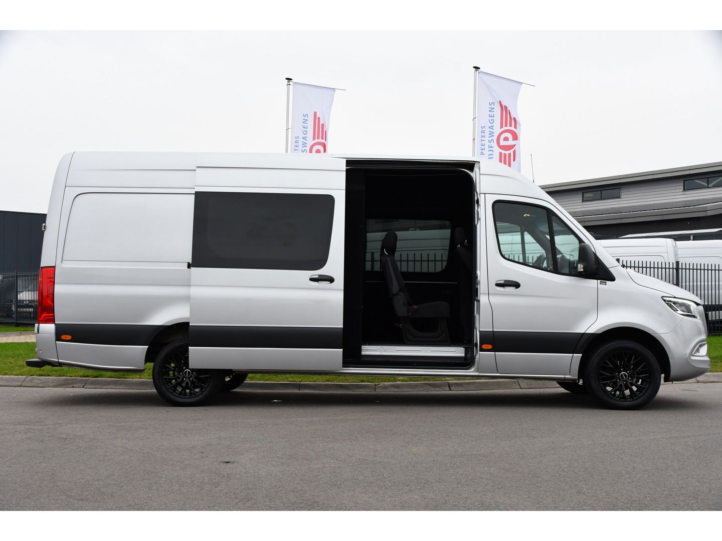 Mercedes-Benz Sprinter 319 V6 3.0 CDI L3H2 DC PB Edition Full options, Adaptieve Cruise, 360 Camera, 10,5'' Mbux, LED, Automaat, BPM Vrij!