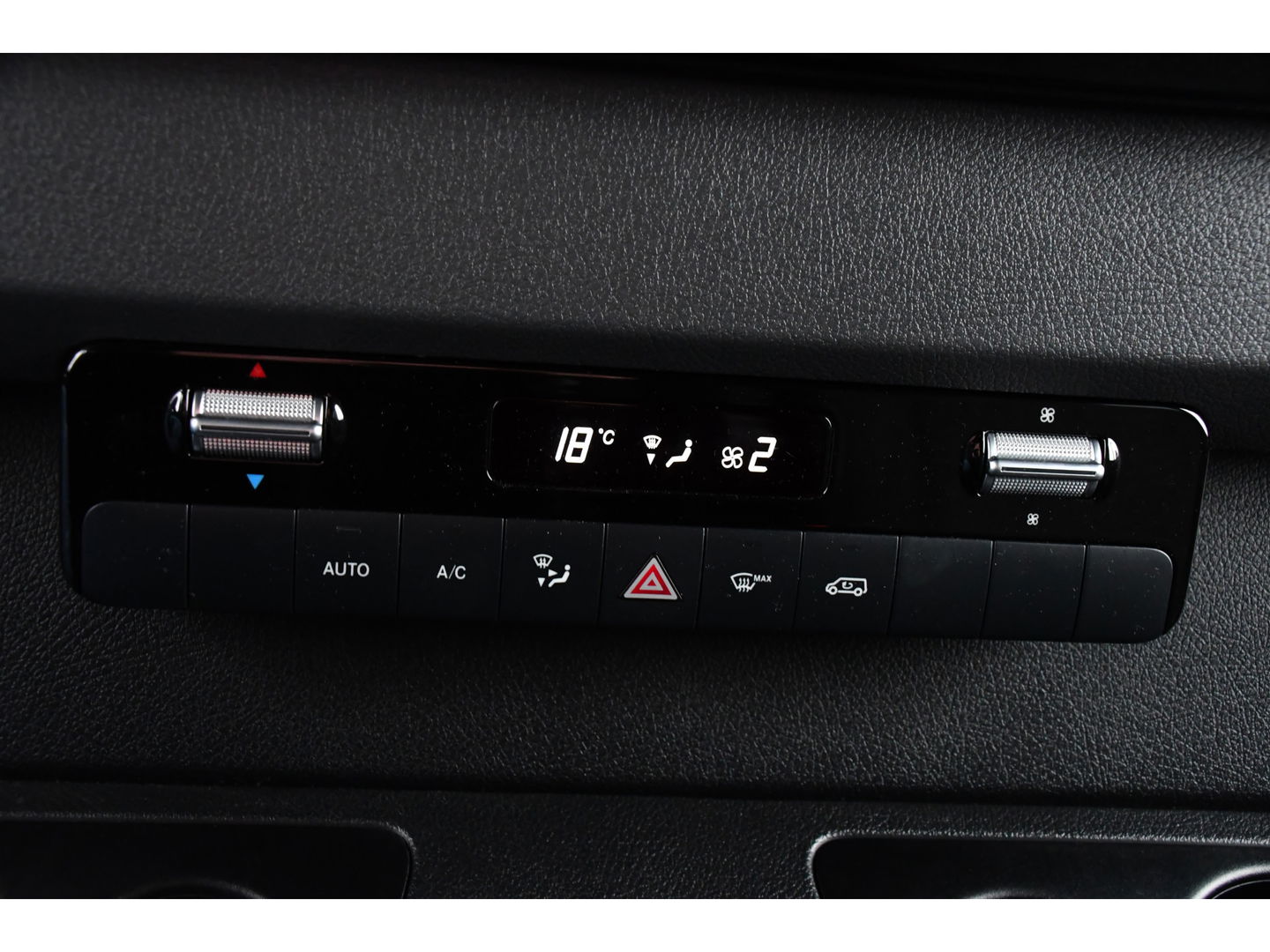 Mercedes-Benz Sprinter 319 V6 3.0 CDI L3H2 DC PB Edition Full options, Adaptieve Cruise, 360 Camera, 10,5'' Mbux, LED, Automaat, BPM Vrij!