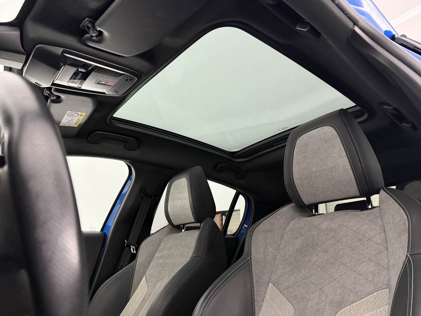 Peugeot 208 EV GT 350 50 kWh | Pano | 360° | Virtual | Sfeerverl. | Carplay | Stoelverw. | Keyless | NAP