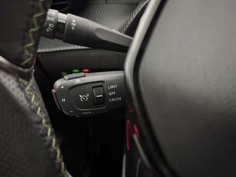 Peugeot 208 EV GT 350 50 kWh | Pano | 360° | Virtual | Sfeerverl. | Carplay | Stoelverw. | Keyless | NAP