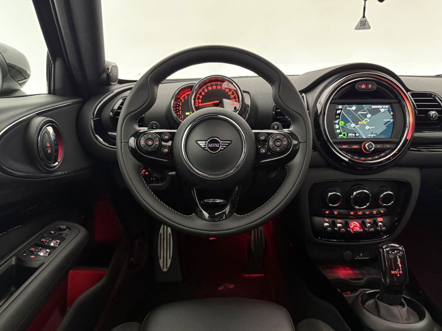 MINI Clubman 2.0 Cooper SD 191PK Chili | H/K | Pano | Sfeerverl. | Camera | Carplay | Leder | Adaptive Cruise | Stoelverw. | Keyless