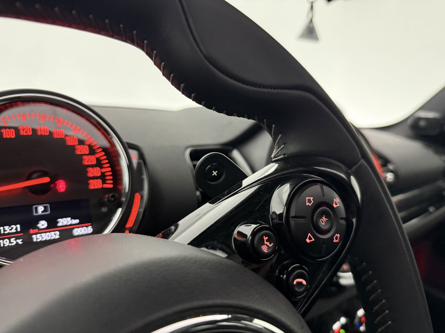 MINI Clubman 2.0 Cooper SD 191PK Chili | H/K | Pano | Sfeerverl. | Camera | Carplay | Leder | Adaptive Cruise | Stoelverw. | Keyless