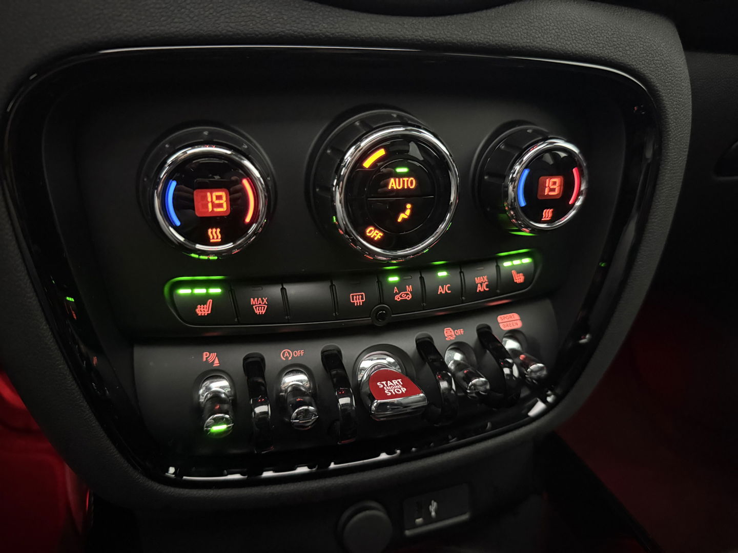 MINI Clubman 2.0 Cooper SD 191PK Chili | H/K | Pano | Sfeerverl. | Camera | Carplay | Leder | Adaptive Cruise | Stoelverw. | Keyless