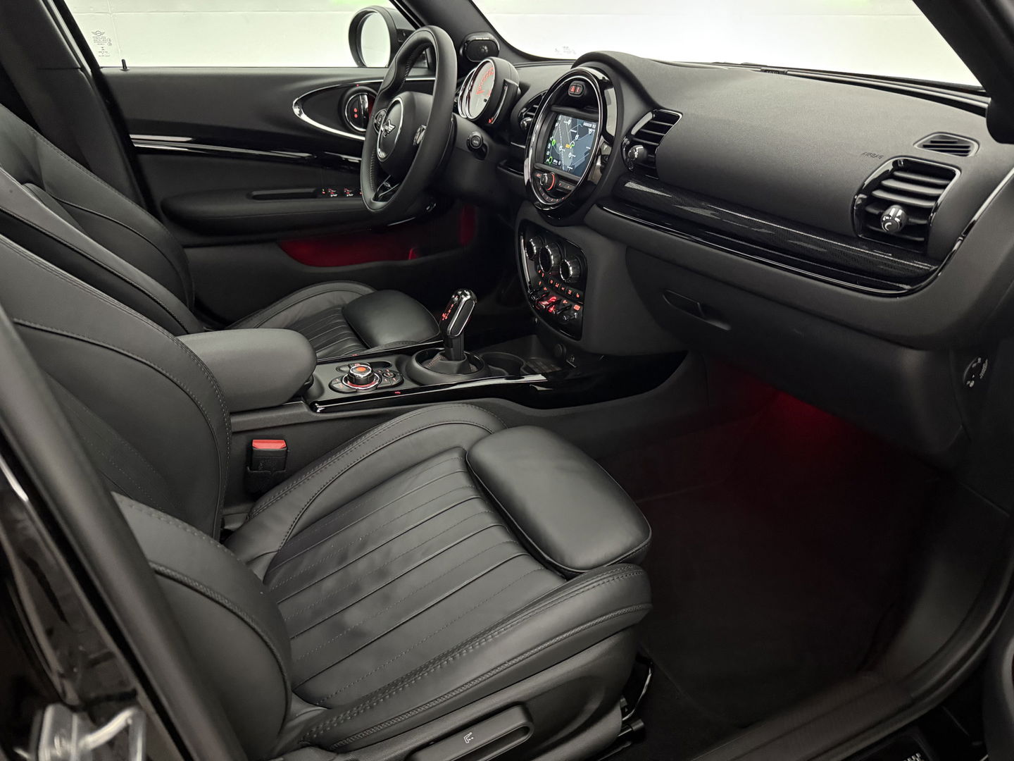 MINI Clubman 2.0 Cooper SD 191PK Chili | H/K | Pano | Sfeerverl. | Camera | Carplay | Leder | Adaptive Cruise | Stoelverw. | Keyless