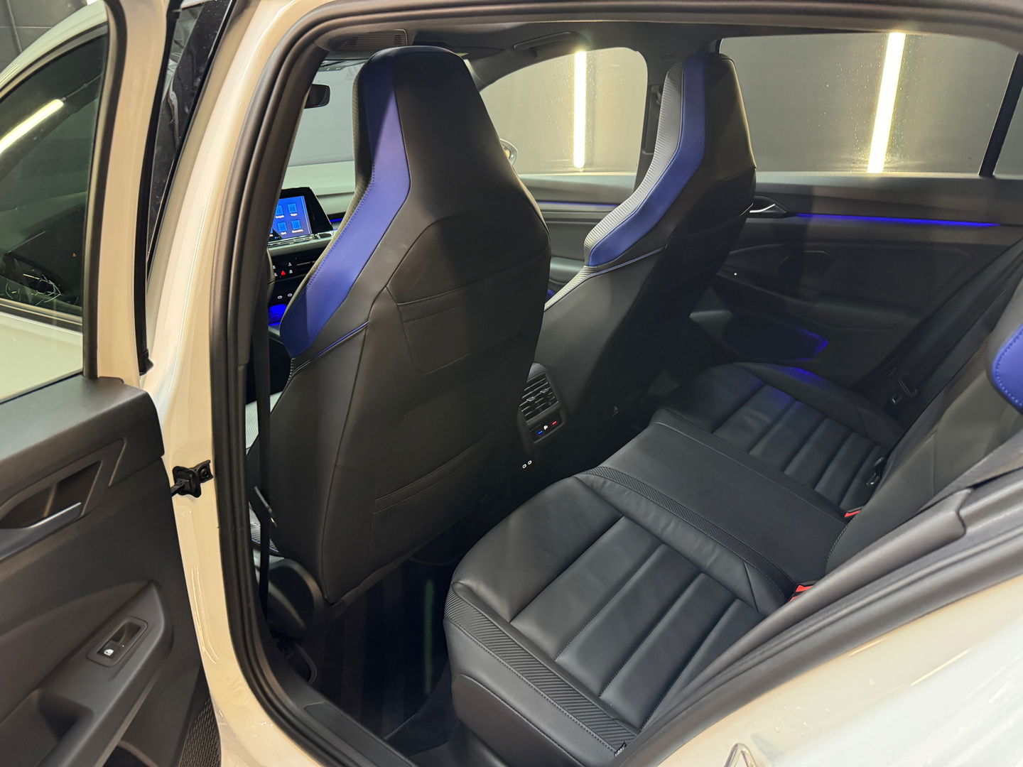 Volkswagen Golf 2.0 TSI R 4Motion Performance Pano|HuD|Akra