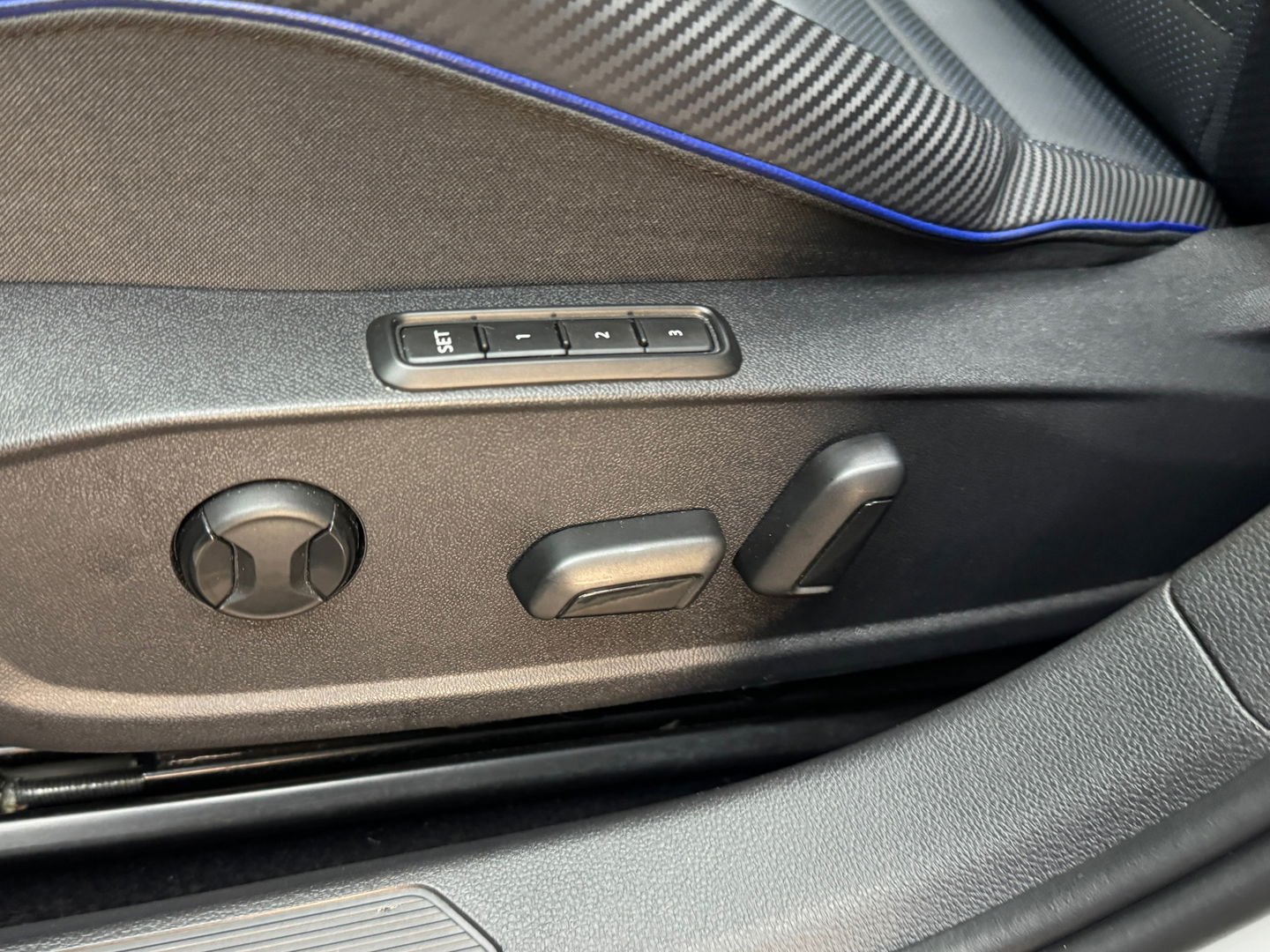 Volkswagen Golf 2.0 TSI R 4Motion Performance Pano|HuD|Akra